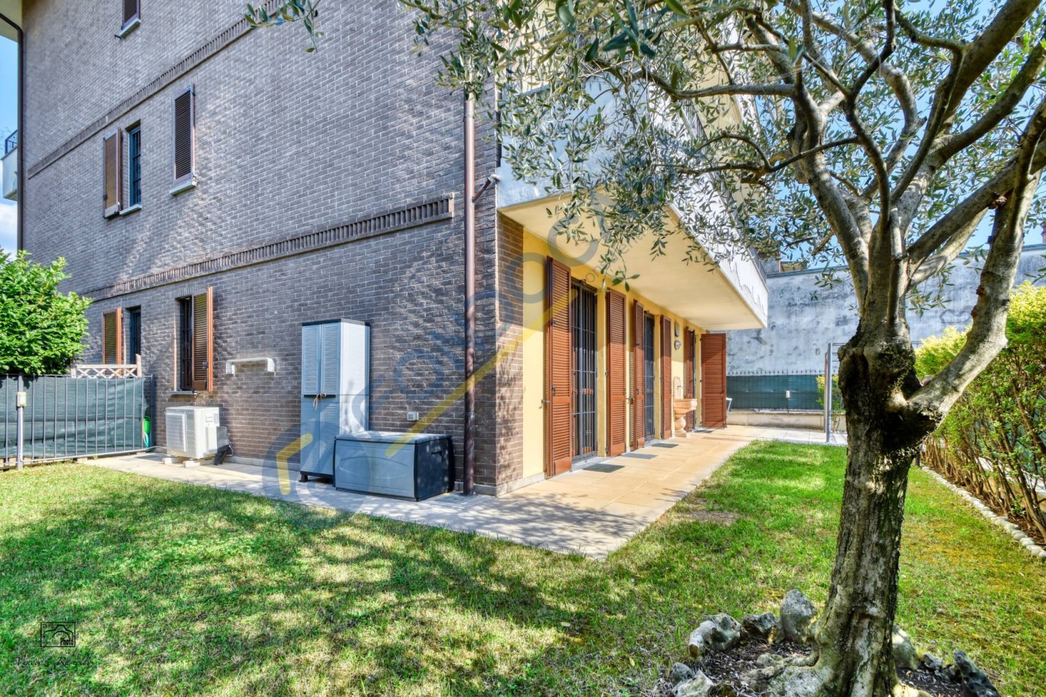 2-salle Appartement à Cesano Maderno, Italy No. 370960