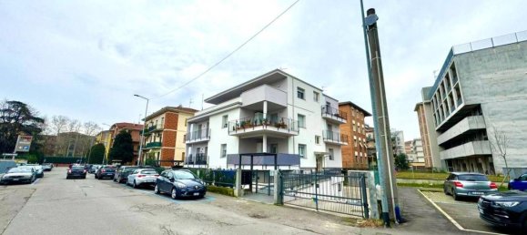 2 rooms Apartment in Parma, Italy No. 32377 27