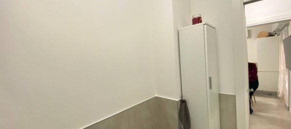 2 rooms Apartment in Parma, Italy No. 32377 2