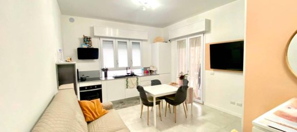 2 rooms Apartment in Parma, Italy No. 32377 24