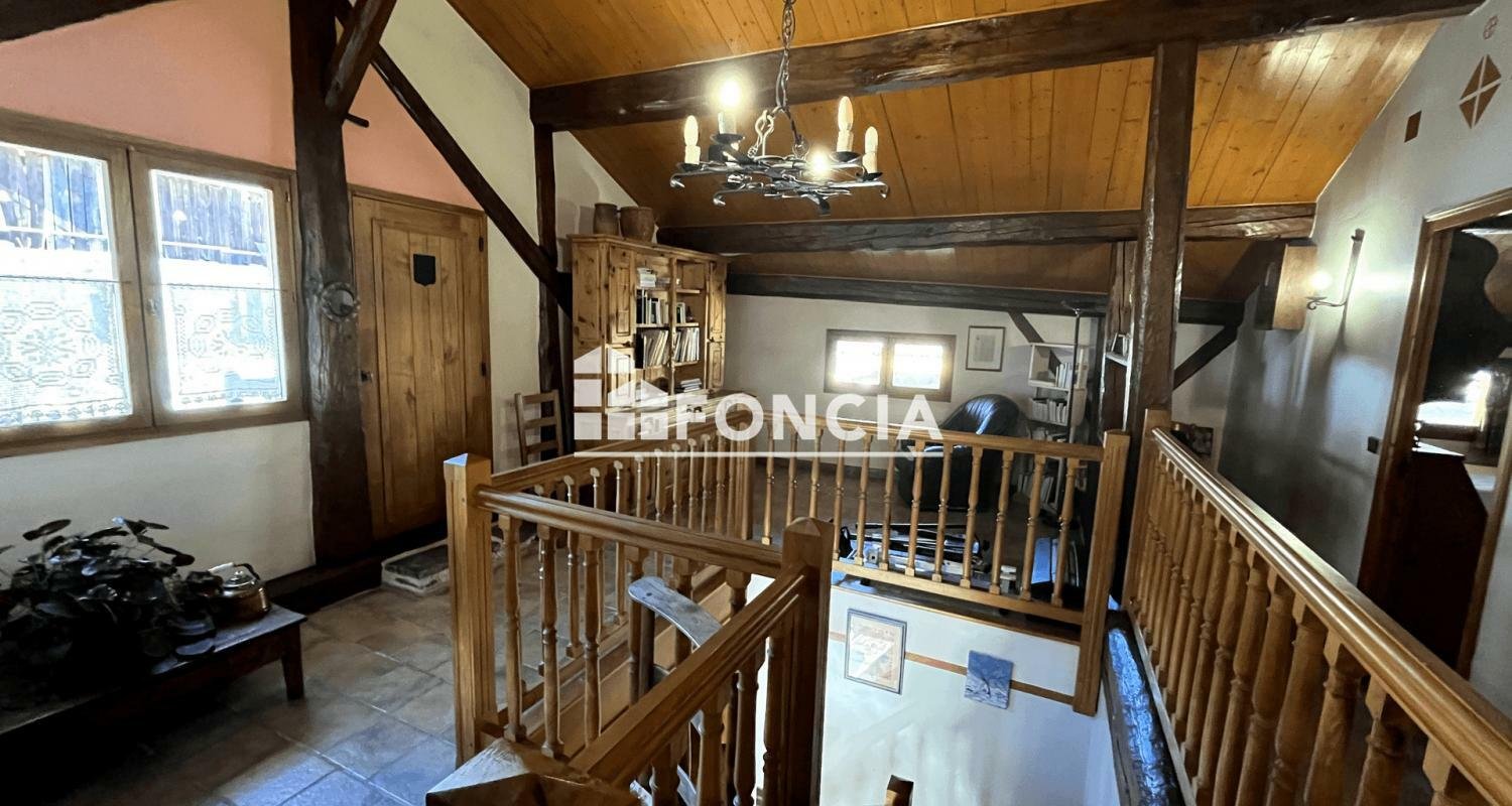 3 bedrooms House in Les Allues, France No. 204540