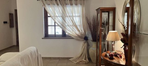 Мезонет с 2 спальнями в Зуррик, Мальта № 8162 10