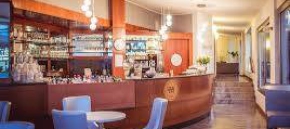 2 rooms Commercial property in Lucca, Italy No. 25683 3