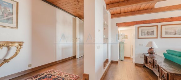 6 rooms Penthouse in Venice, Italy No. 59411 5