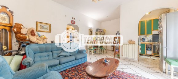 3 bedrooms Apartment in Rome, Italy No. 325131 21