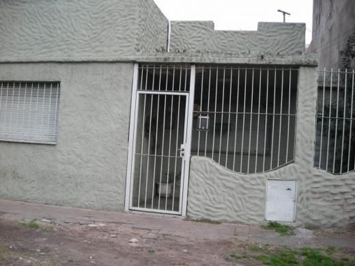 3 bedrooms House in General San Martin, Argentina No. 15074