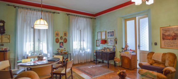 Дом с 5 комнатами в Удине, Италия № 21588 3