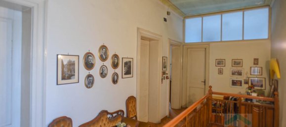 Дом с 5 комнатами в Удине, Италия № 21588 9