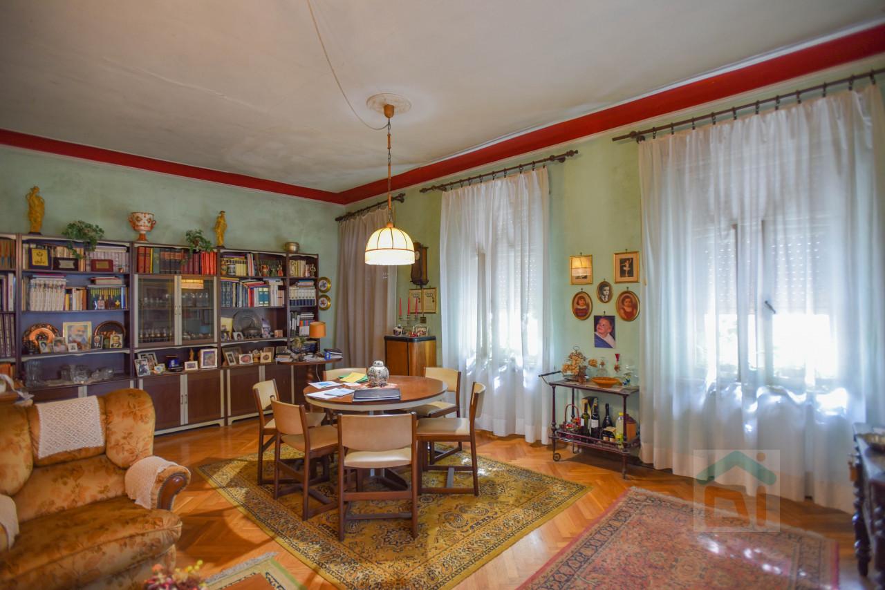 5 rooms House in Udine, Italy No. 21588