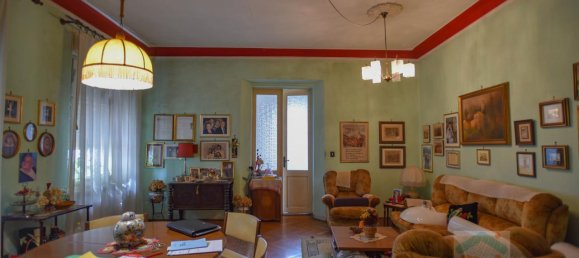 Дом с 5 комнатами в Удине, Италия № 21588 4