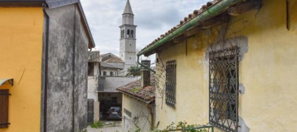 Дом с 5 комнатами в Удине, Италия № 21588 17