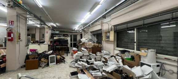 1 room Commercial property in Naples, Italy No. 78318 8