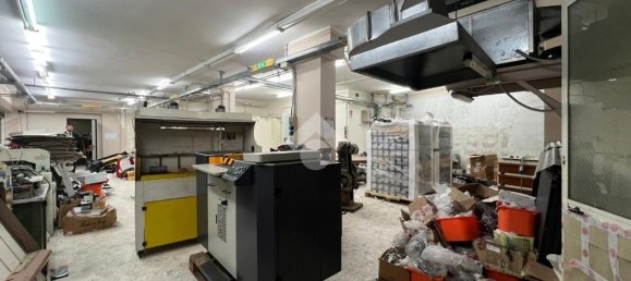 1 room Commercial property in Naples, Italy No. 78318 7