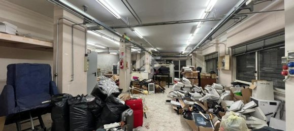 1 room Commercial property in Naples, Italy No. 78318 11