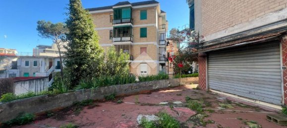 1 room Commercial property in Naples, Italy No. 78318 15