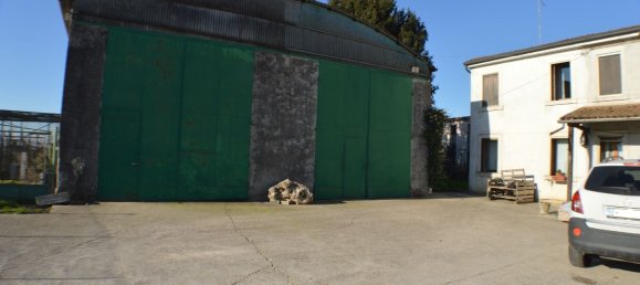 14-Zimmer Haus in Roverchiara, Italy, Nr. 52524 2