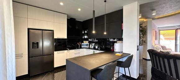 3 bedrooms Penthouse in Porto San Giorgio, Italy No. 23321 17