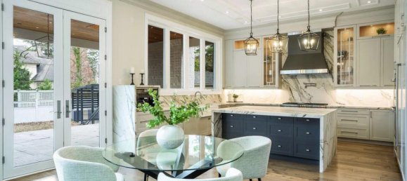 7 bedrooms House in Mississauga, Canada No. 901 10