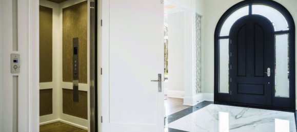 7 bedrooms House in Mississauga, Canada No. 901 12