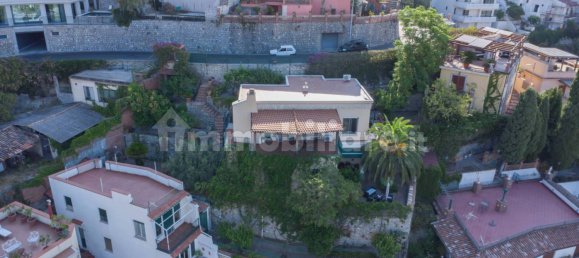 4 bedrooms Villa in Taormina, Italy No. 321931 9