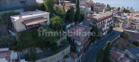 4 bedrooms Villa in Taormina, Italy No. 321931 8