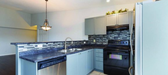 شقة 2 غرف نوم  في Burlington, Canada رقم 490 10