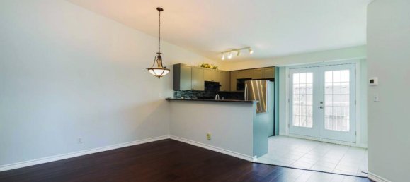 شقة 2 غرف نوم  في Burlington, Canada رقم 490 8