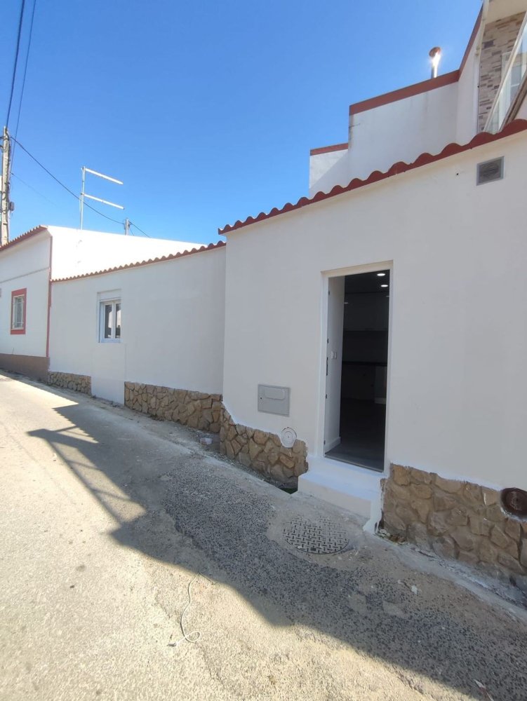 Casa de 2 dormitorios en Alenquer, Portugal No. 217469