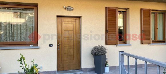 3غرفة شقة في Osio Sopra, Italy رقم 235507 2