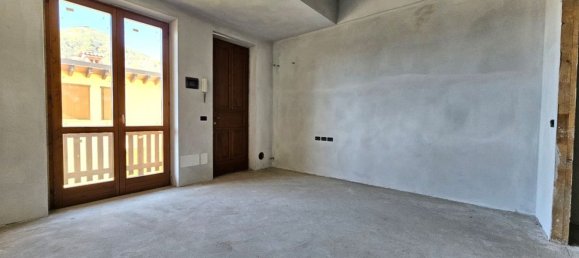 3 rooms Duplex in Gazzaniga, Italy No. 116620 2