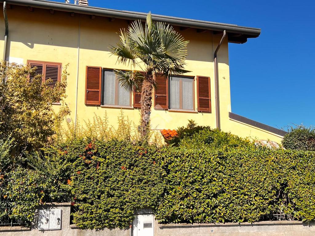 3 غرف نوم فيلا في Novate Milanese, Italy رقم 171295