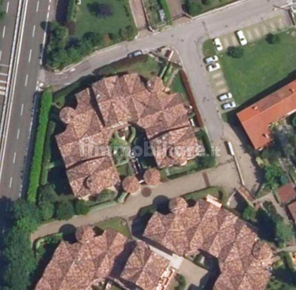 2 غرف نوم شقة في Travedona-Monate, Italy رقم 281666