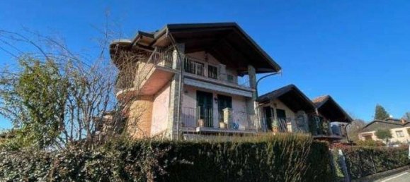 2 غرف نوم شقة في Travedona-Monate, Italy رقم 281666 4