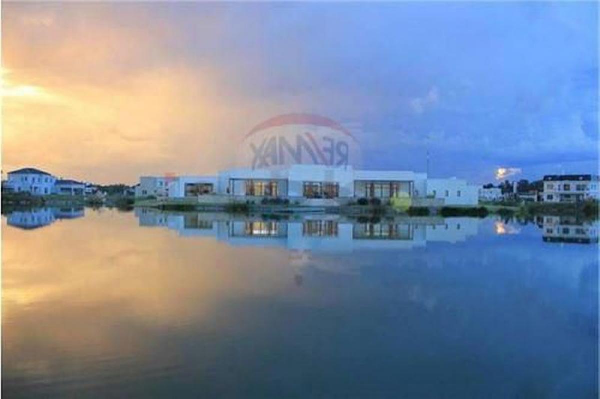 3 bedrooms House in Quilmes, Argentina No. 843