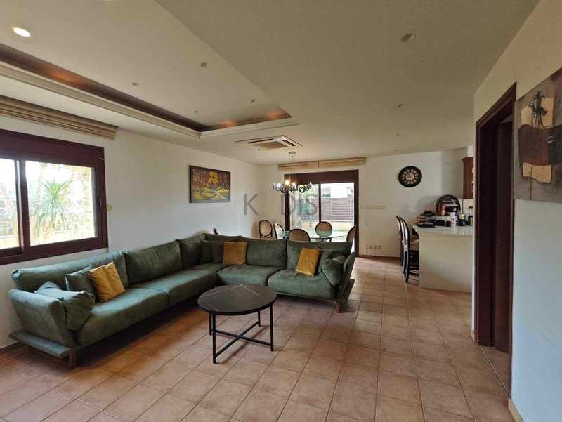 5 bedrooms Commercial property in Limassol, Cyprus No. 82590