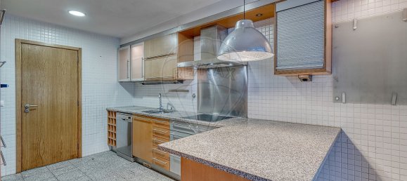 4 bedrooms House in Matosinhos, Portugal No. 187731 17