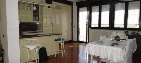 Apartamento de 3 dormitorios en Milan, Italy No. 276256 4