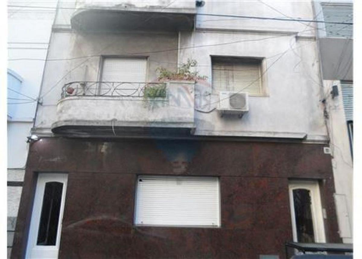 2 bedrooms Apartment in Avellaneda, Argentina No. 7548