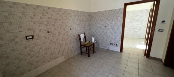 Studio in Torre del Greco, Italy, Nr. 88545 19