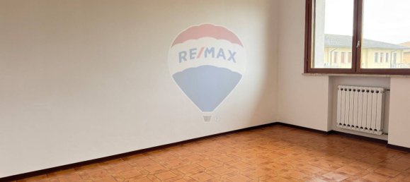 4 rooms Apartment in Copparo, Italy No. 70259 7