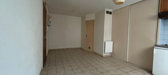 Studio in Bordeaux, France No. 276649 2