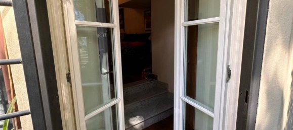 Квартира с 2 спальнями в Генуя, Италия № 371589 17