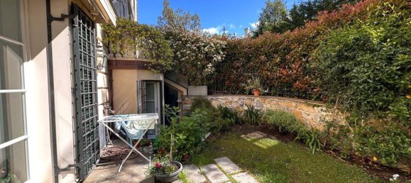 Квартира с 2 спальнями в Генуя, Италия № 371589 3