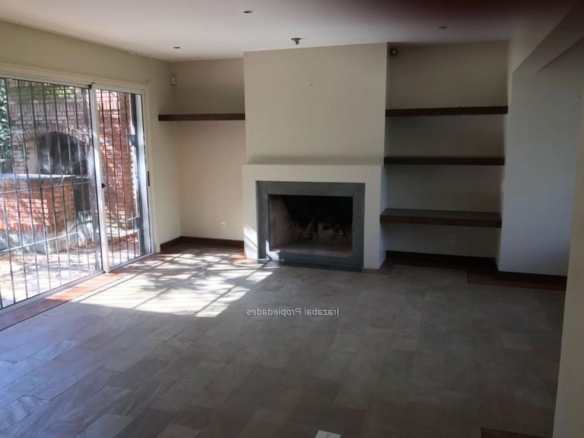 3 bedrooms House in Montevideo, Uruguay No. 6568