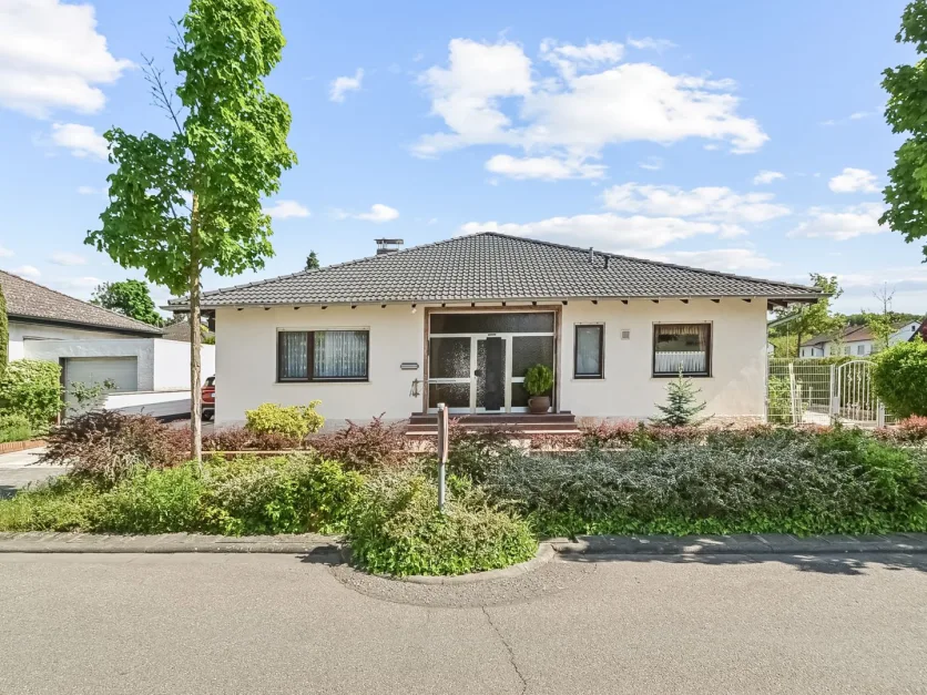 Bungalow de 5 habitaciónes en Bergstrase, Germany No. 234801