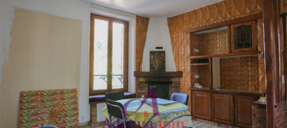 5 bedrooms House in Colombes, France No. 182562 6