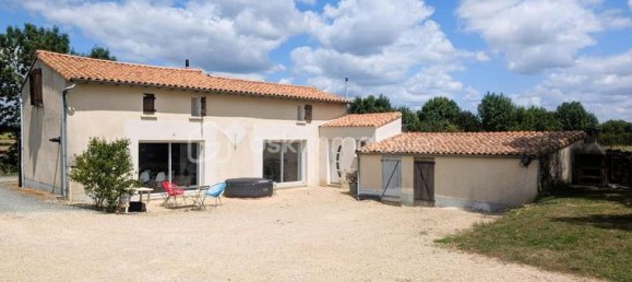 Casa de 3 dormitorios en Deux-Sevres, France No. 301654 16