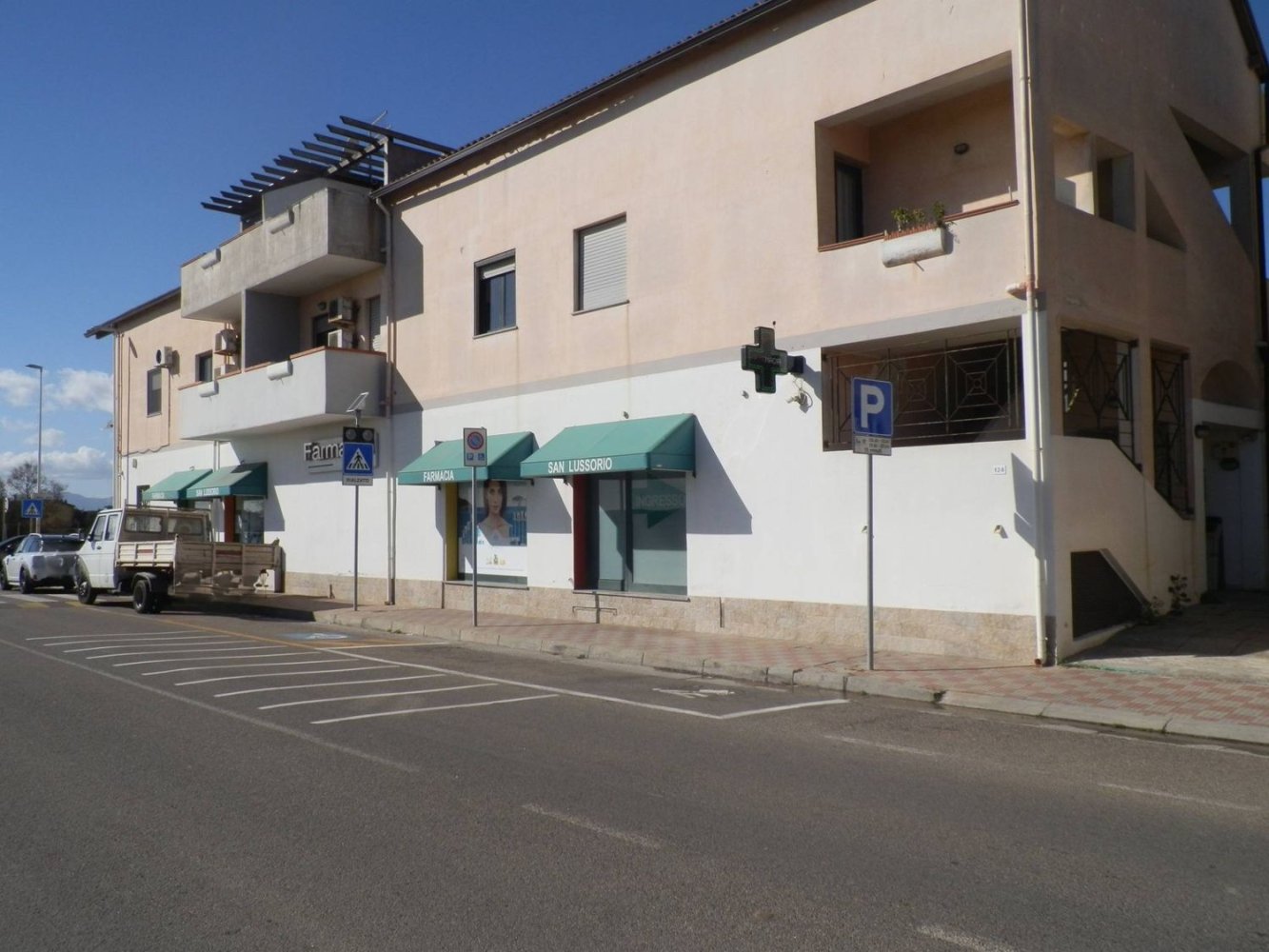 189m² Commercial property in Selargius, Italy No. 265718