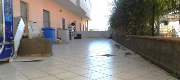 189m² Commercial property in Selargius, Italy No. 265718 3