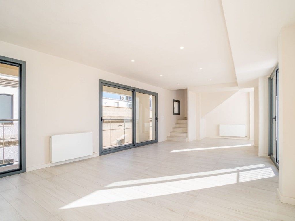 Dúplex de 3 dormitorios en Figueres, Spain No. 247167